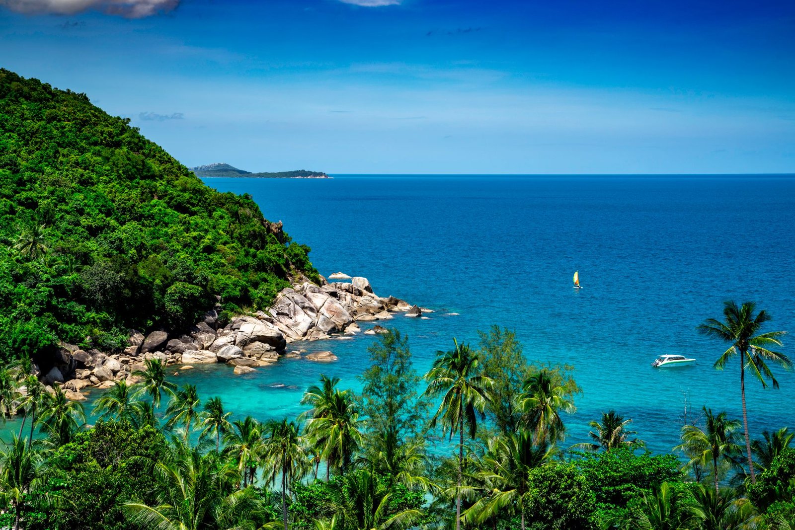 Koh Samui tropical coastline with azure sea